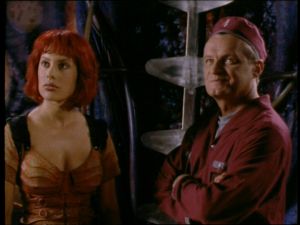 Xev and Stan on the bridge of the Lexx